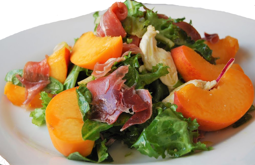 Ensalada con melocotón en almíbar y jamón serrano.